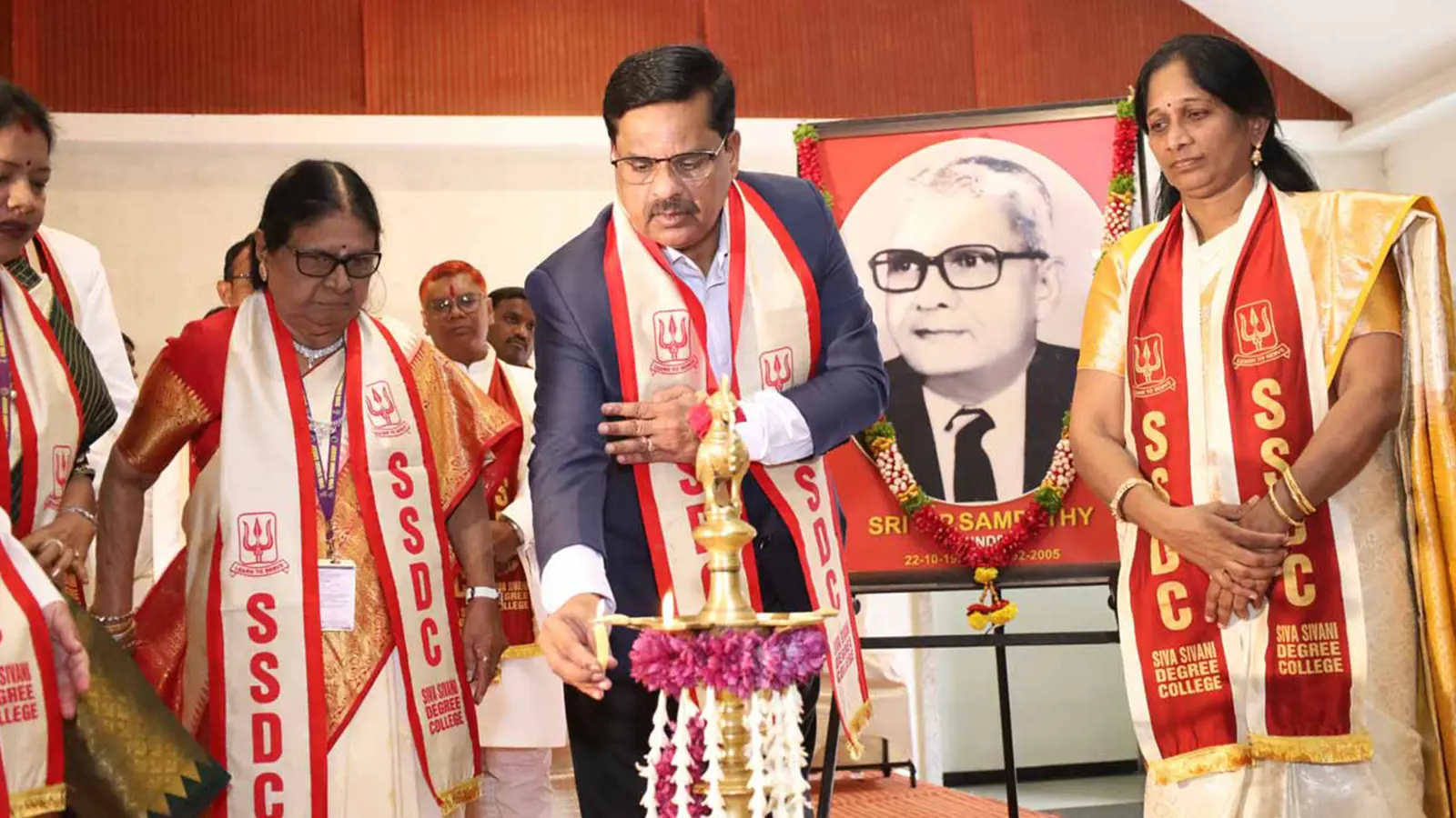 Prof. V. Balakista Reddy, Chairman, TGCHE, was the Chief Guest in “Samavartana 2025”, the convocation ceremony, organized by the Siva Sivani Degree College, Hyderabad for its graduating class of 2022–2025 on 3 August 2025.