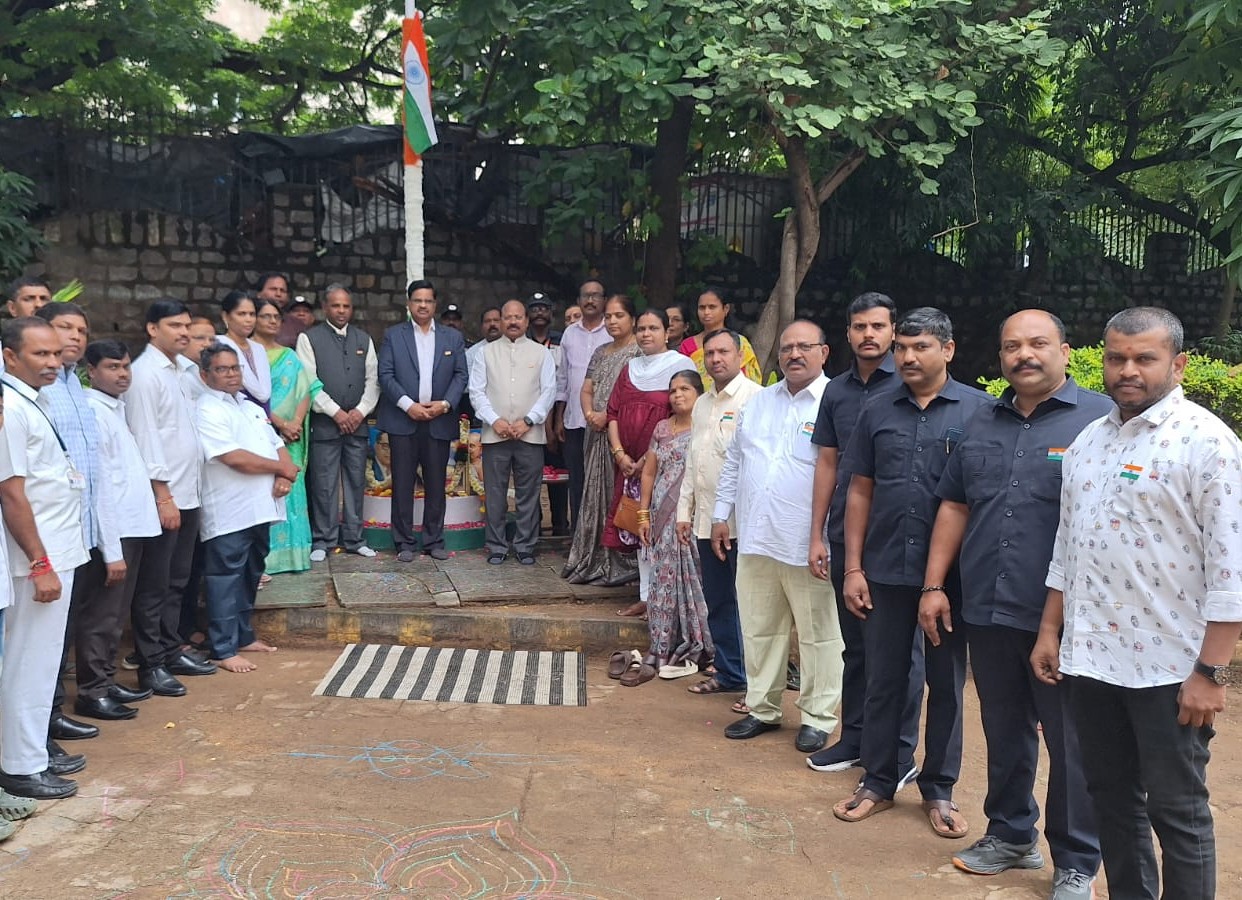 The 79th Independence Day was celebrated in the premises of TGCHE with the active participation of its staff members. Prof. V. Balakista Reddy, Chairman, led the celebrations along with Prof. E. Purushotham, Vice Chairman – I, and Prof. Sriram Venkatesh, Secretary, TGCHE.