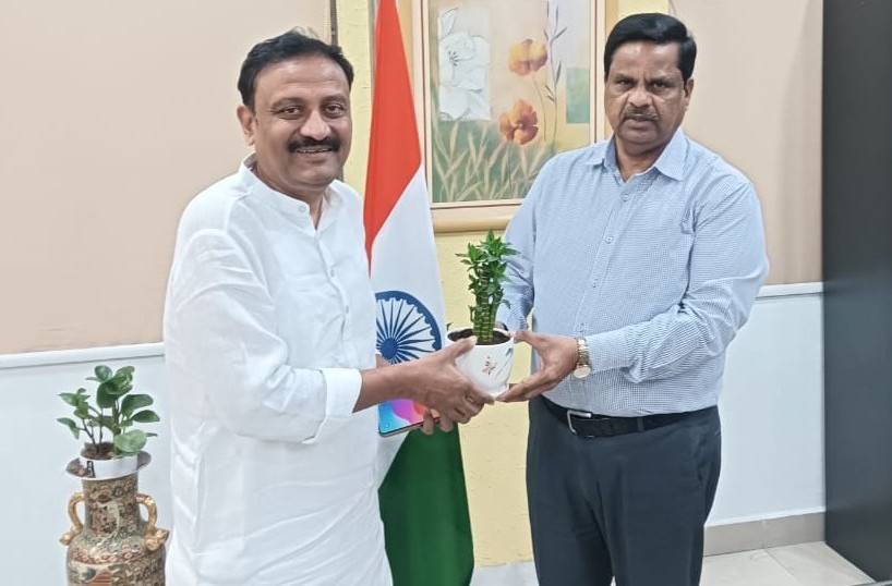 Shri Laxmi Kantha Rao Thota, MLA, Jukkal (013) Assembly constituency called on Prof V. Balakista Reddy, Chairman, TGCHE on 5 March 2025, to discuss the establishment of skill based educational institutions in his constituency