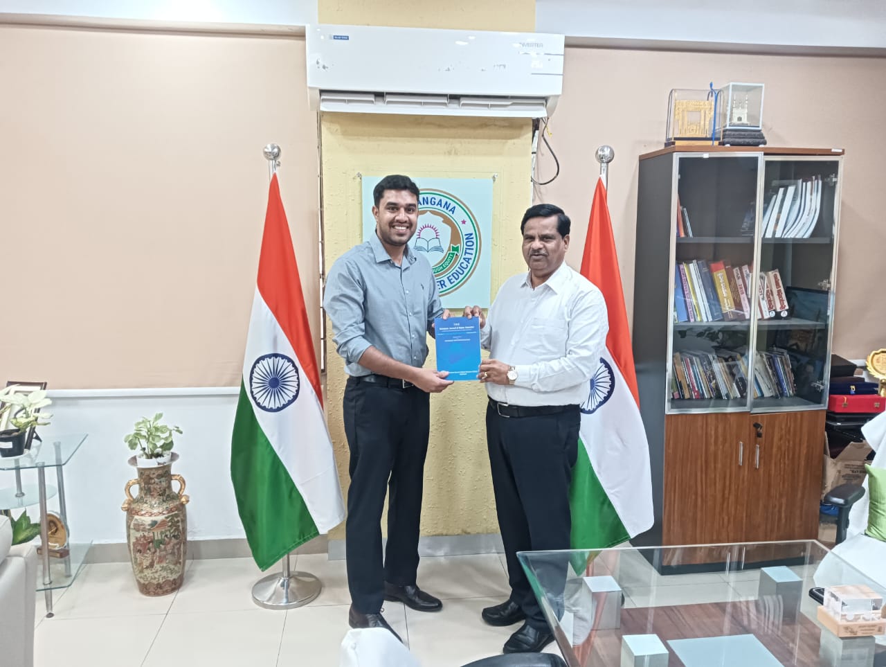 Mr Siva Gopal Reddy, Director, Higher & Technical Education, Government of Mizoram, met Prof. V. Balakista Reddy, Chairman, TGCHE, on 17 November 2025, to understand the transformative initiatives taken by the TGCHE.
